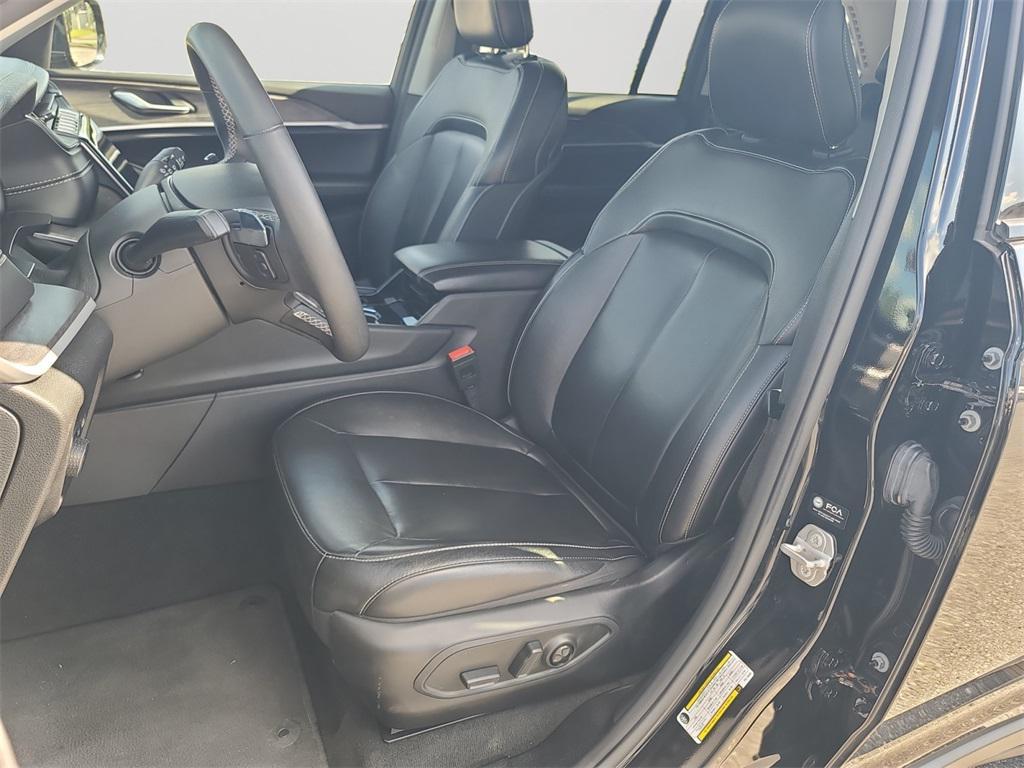 used 2023 Jeep Grand Cherokee car, priced at $27,700