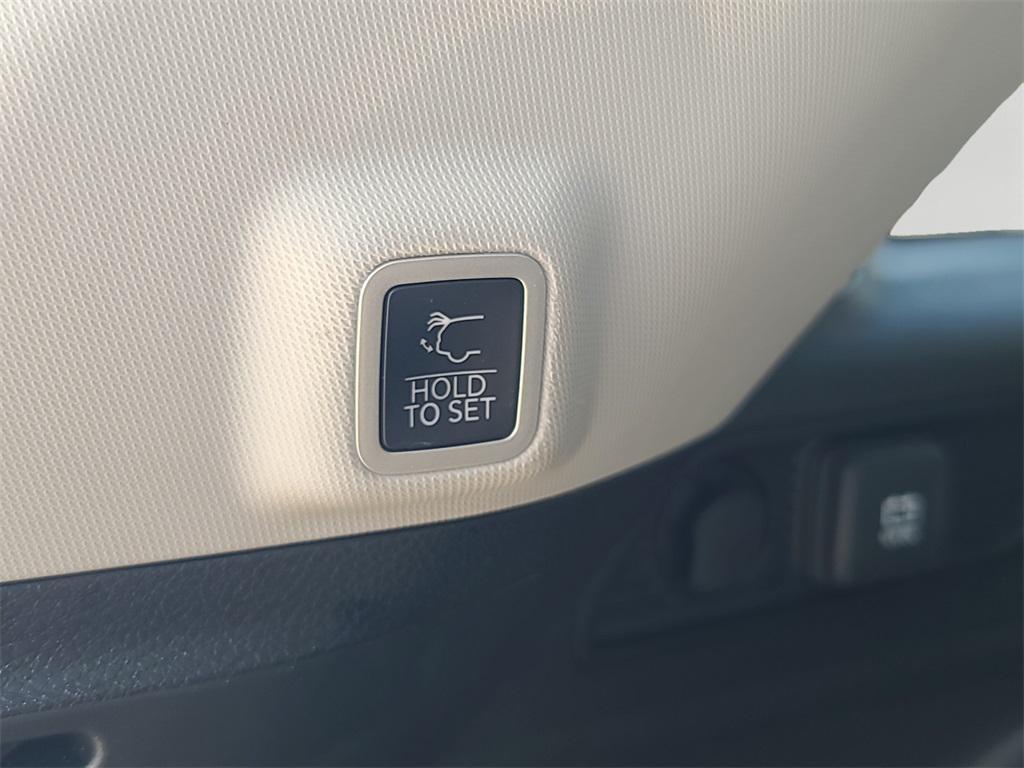 used 2023 Jeep Grand Cherokee car, priced at $27,700