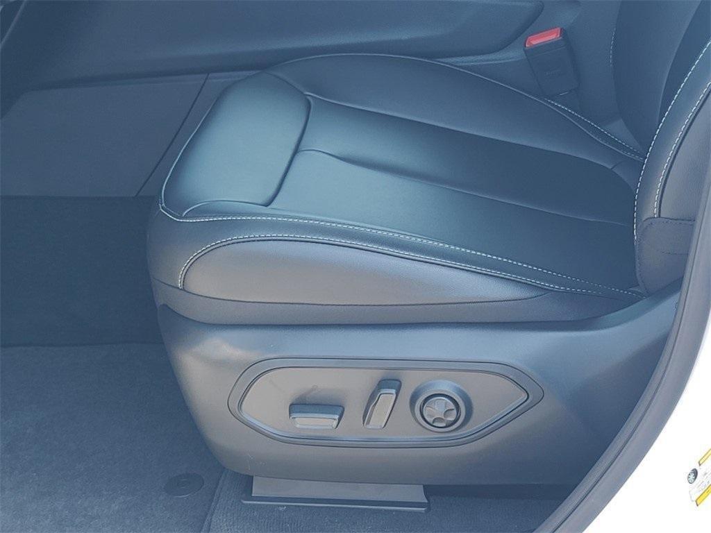 new 2025 Jeep Grand Cherokee car, priced at $42,939