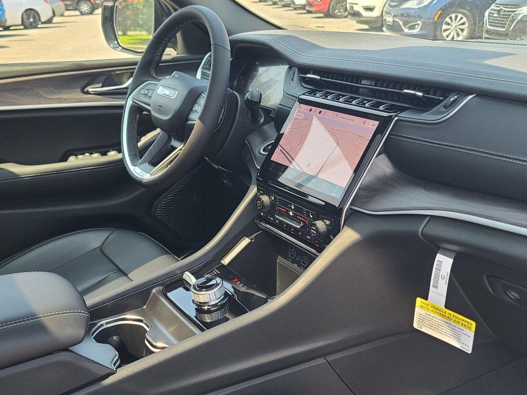 new 2025 Jeep Grand Cherokee car, priced at $44,054