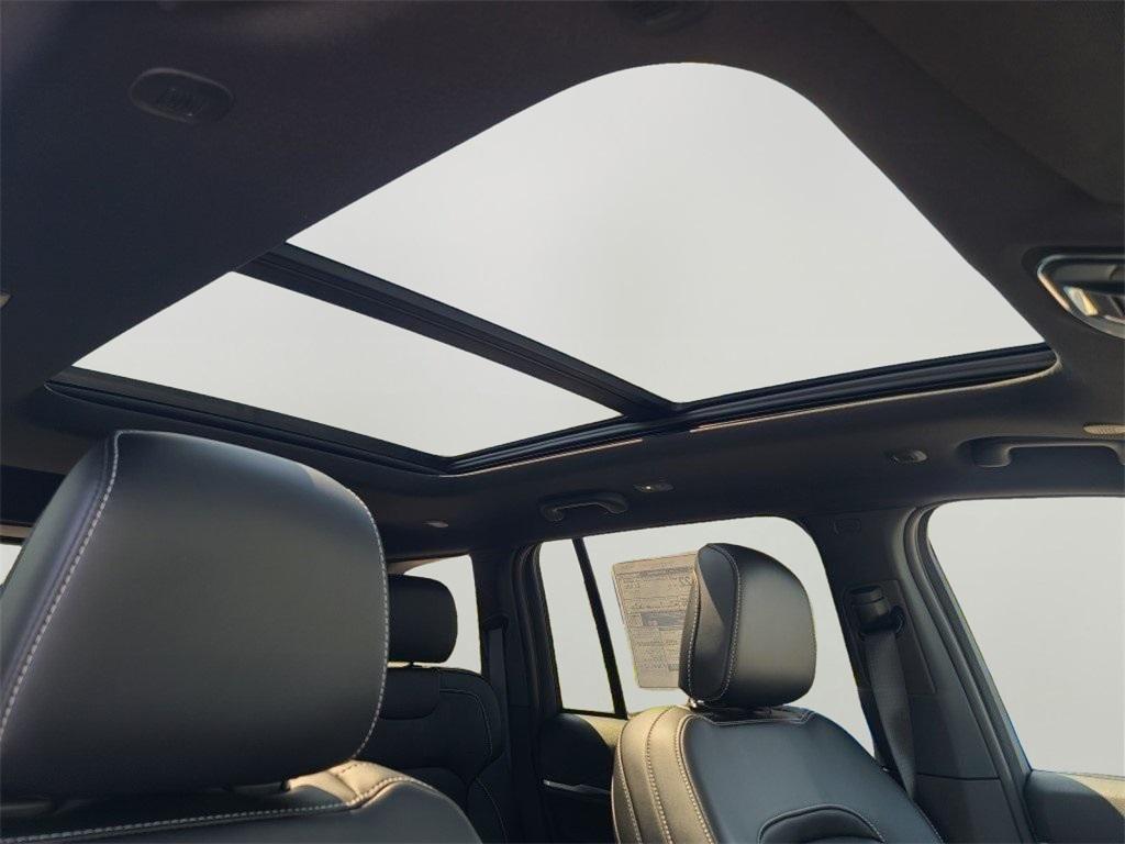 new 2025 Jeep Grand Cherokee car, priced at $42,939