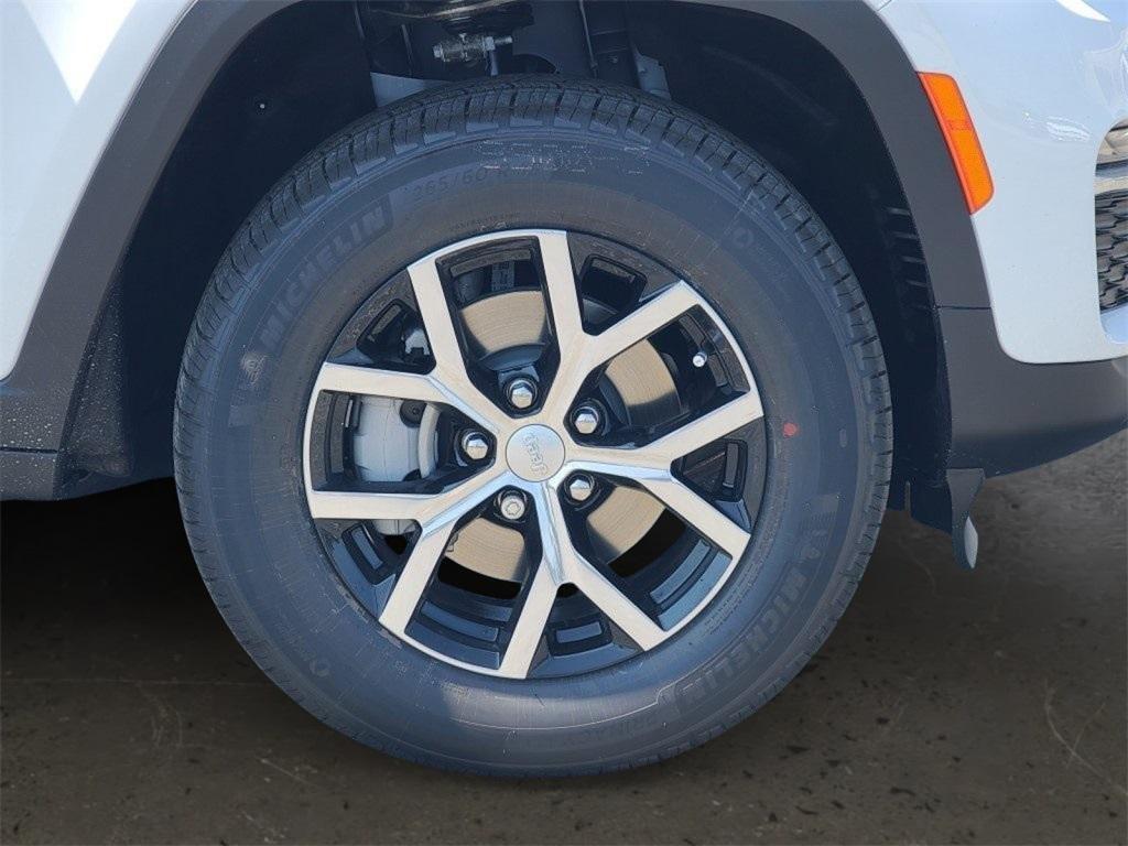 new 2025 Jeep Grand Cherokee car, priced at $42,939