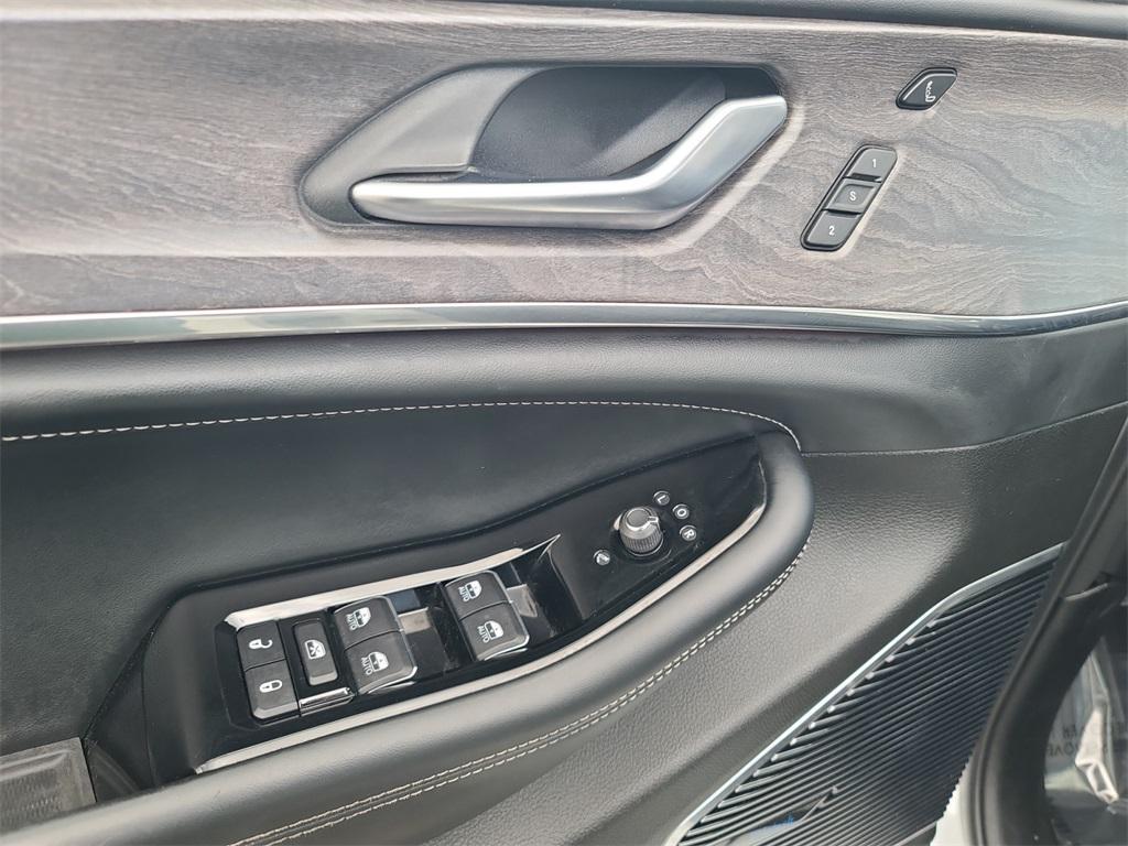 used 2022 Jeep Grand Cherokee L car, priced at $33,226