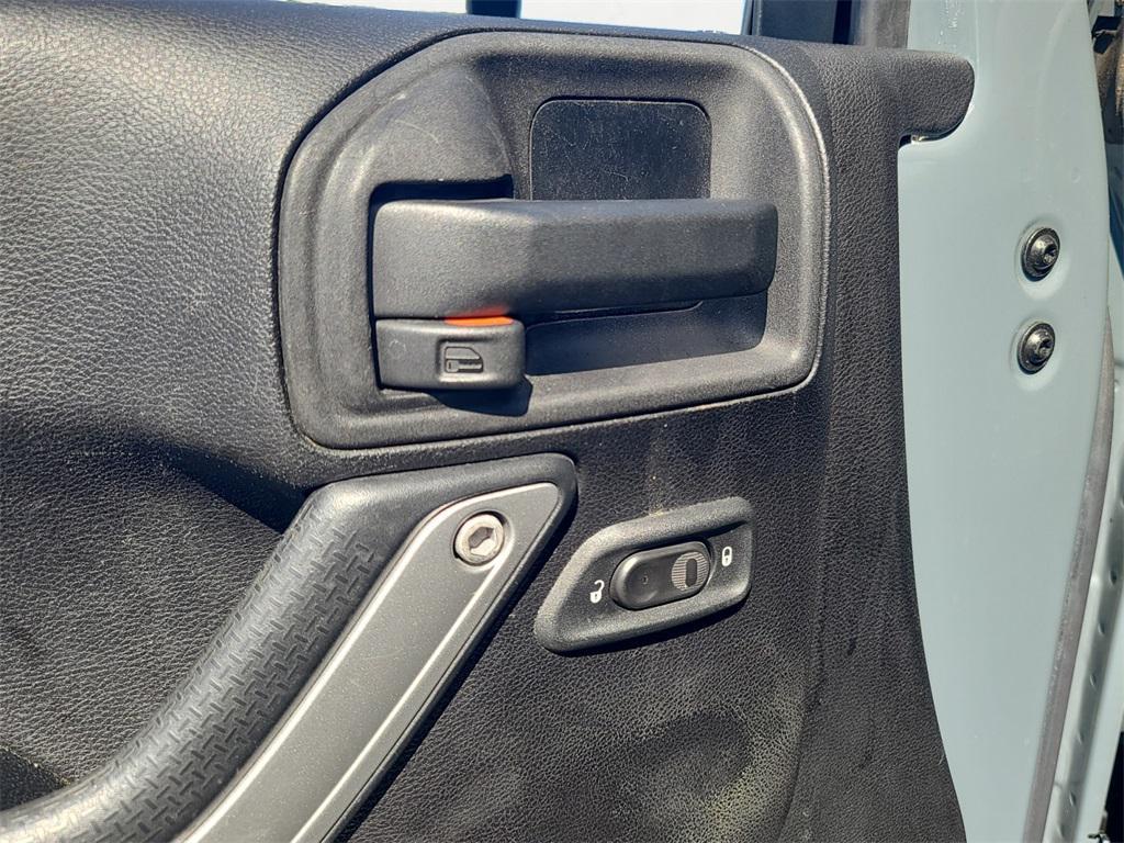 used 2015 Jeep Wrangler Unlimited car, priced at $17,657