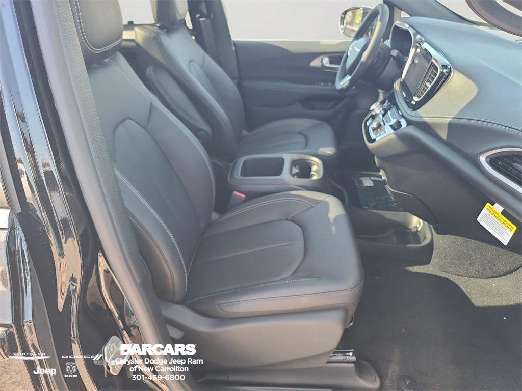 new 2026 Chrysler Pacifica car, priced at $46,065