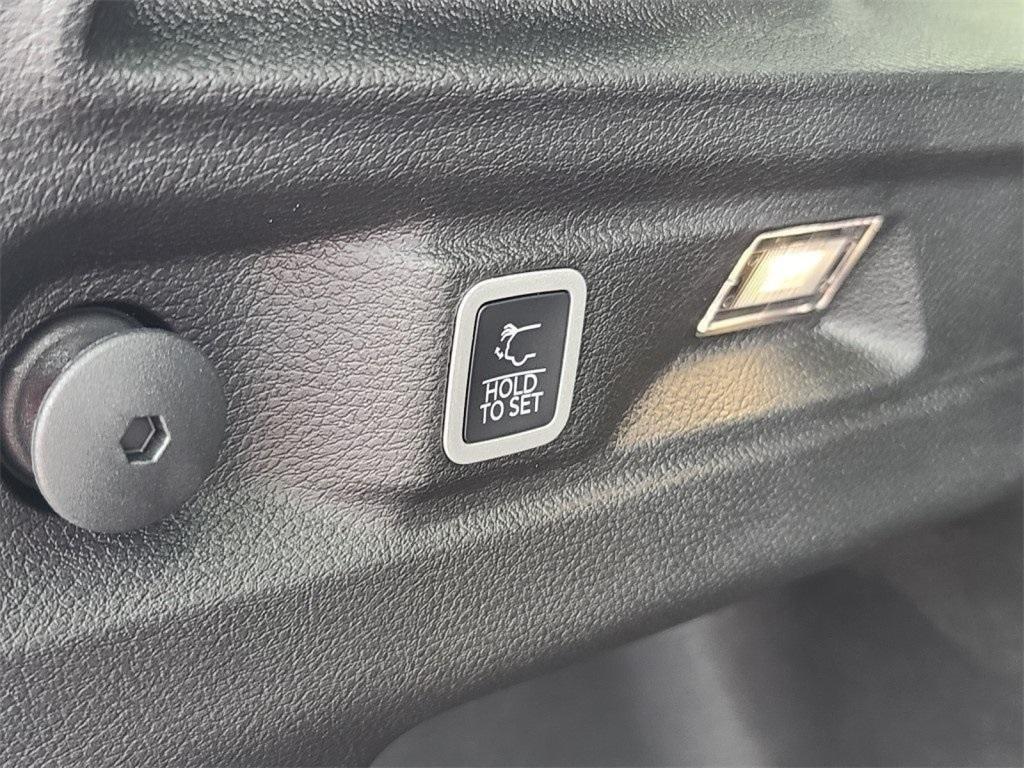 new 2025 Jeep Grand Cherokee L car, priced at $48,431