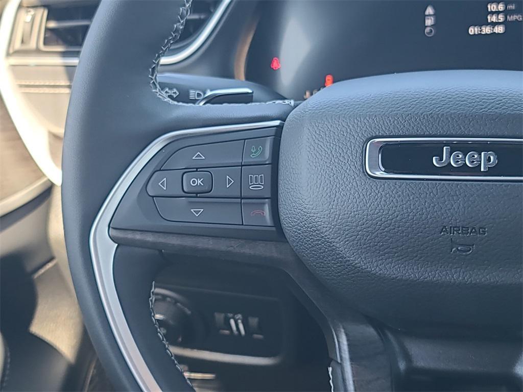 new 2025 Jeep Grand Cherokee car, priced at $46,995