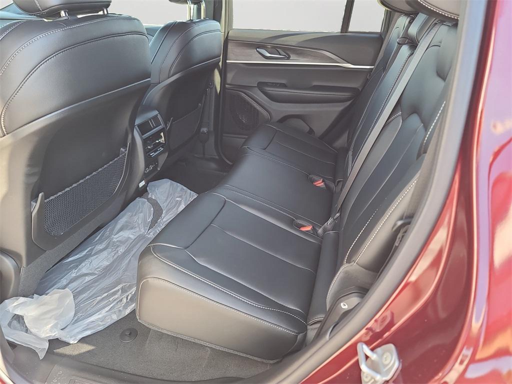 new 2025 Jeep Grand Cherokee car, priced at $46,995