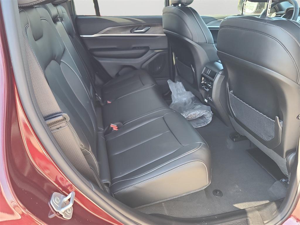 new 2025 Jeep Grand Cherokee car, priced at $46,995