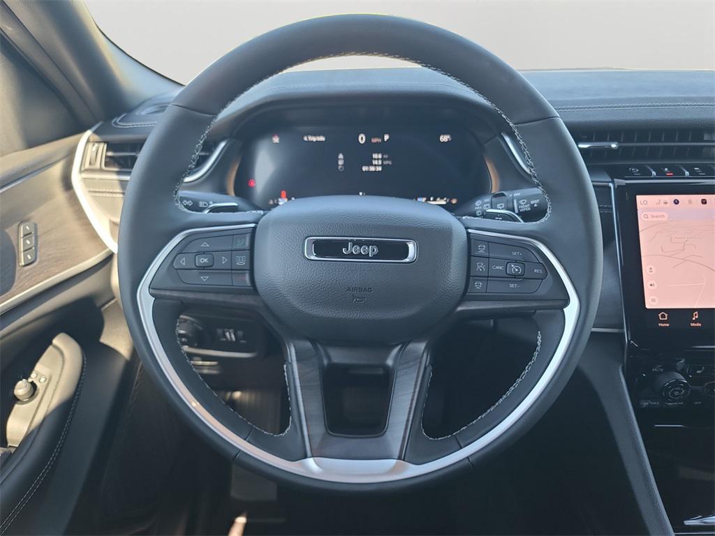 new 2025 Jeep Grand Cherokee car, priced at $46,995