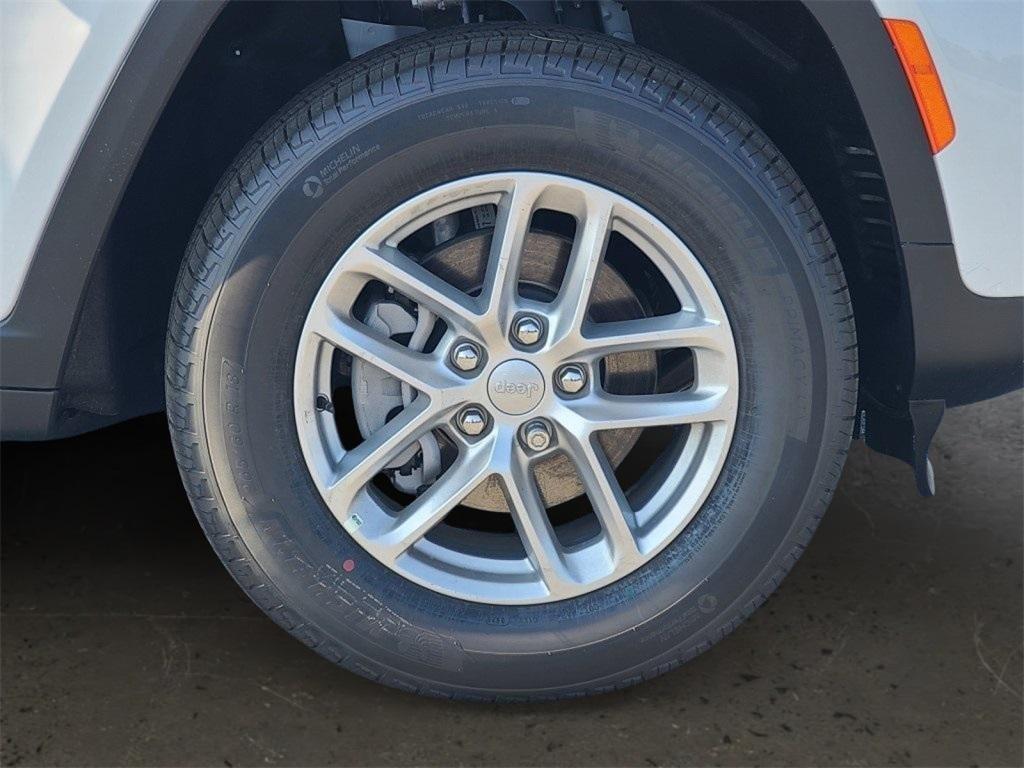 new 2025 Jeep Grand Cherokee car, priced at $34,995