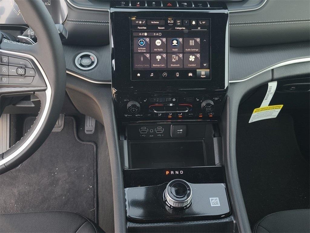 new 2025 Jeep Grand Cherokee car, priced at $34,995