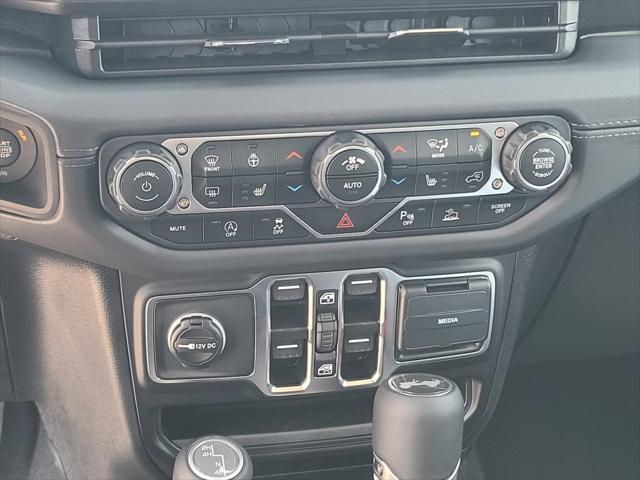 new 2025 Jeep Wrangler car, priced at $53,922