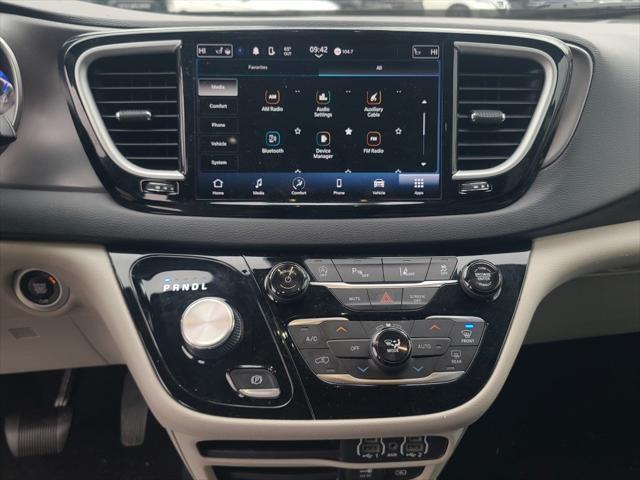 used 2022 Chrysler Pacifica car, priced at $19,121