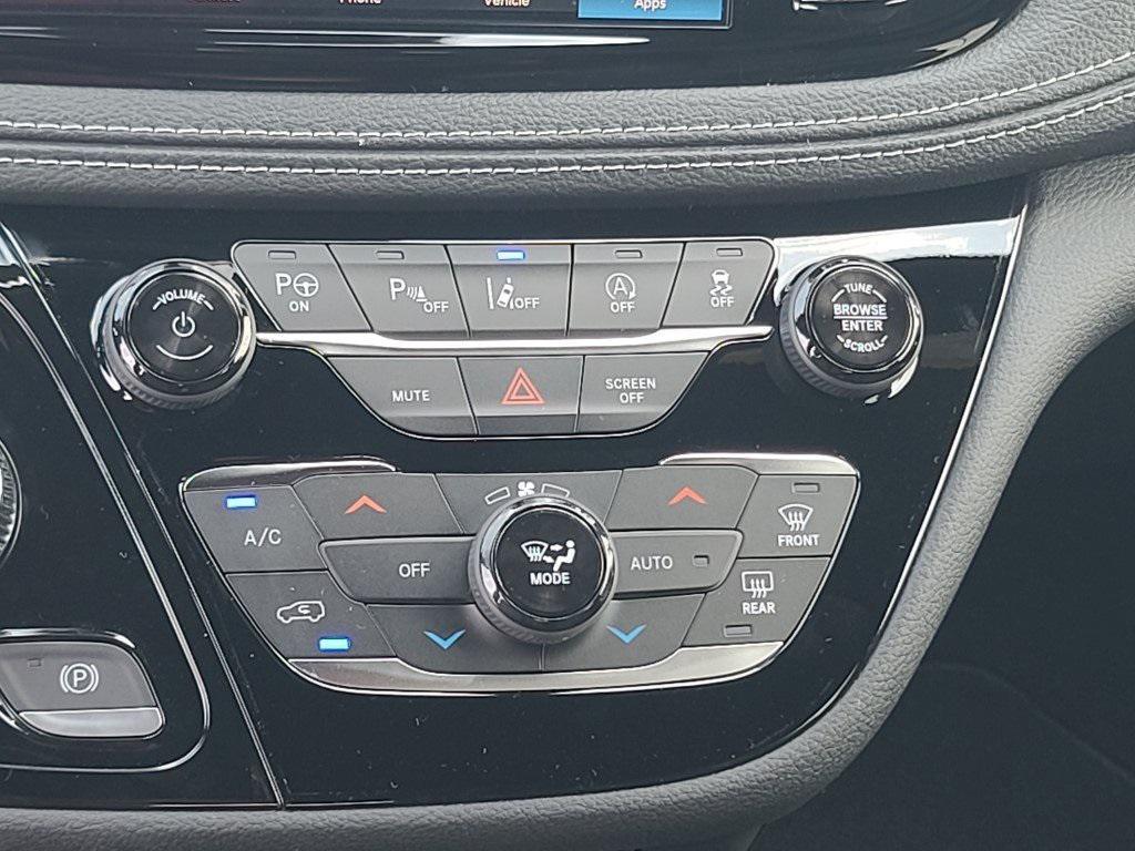new 2025 Chrysler Pacifica car, priced at $40,211