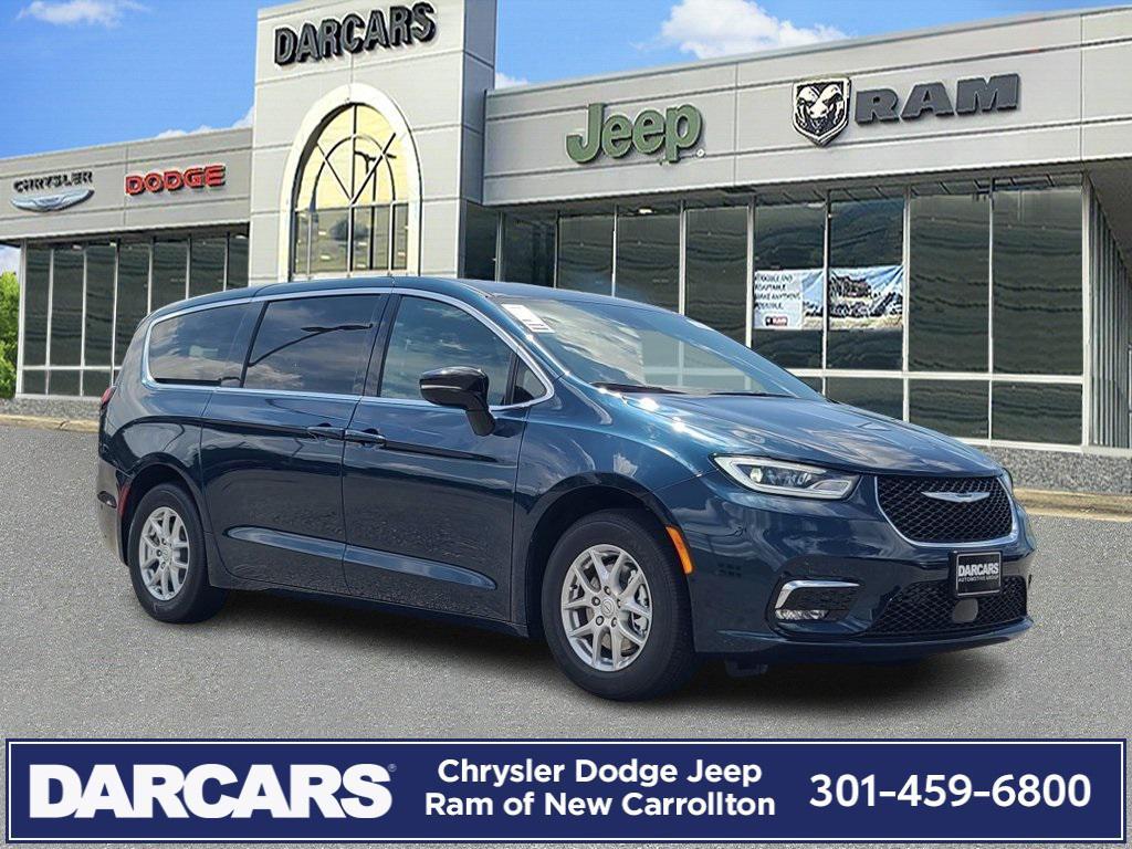 new 2025 Chrysler Pacifica car, priced at $40,211