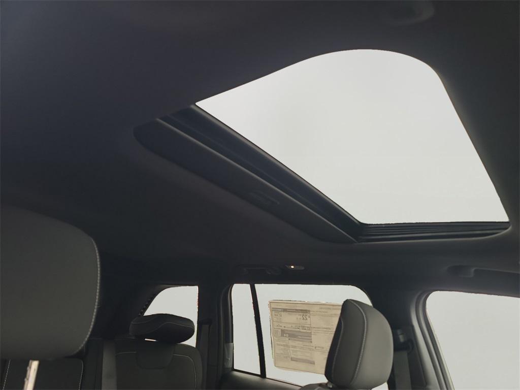 new 2025 Jeep Grand Cherokee car, priced at $38,258