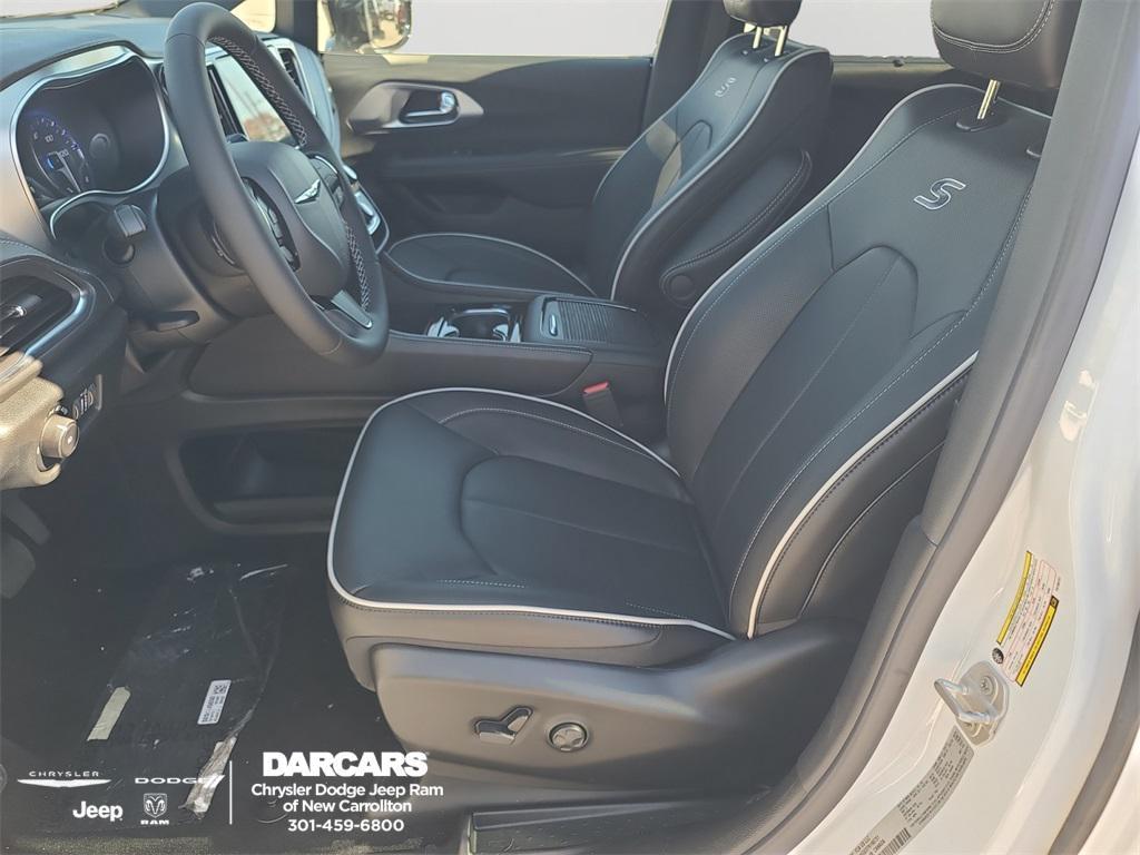 new 2026 Chrysler Pacifica car, priced at $54,985