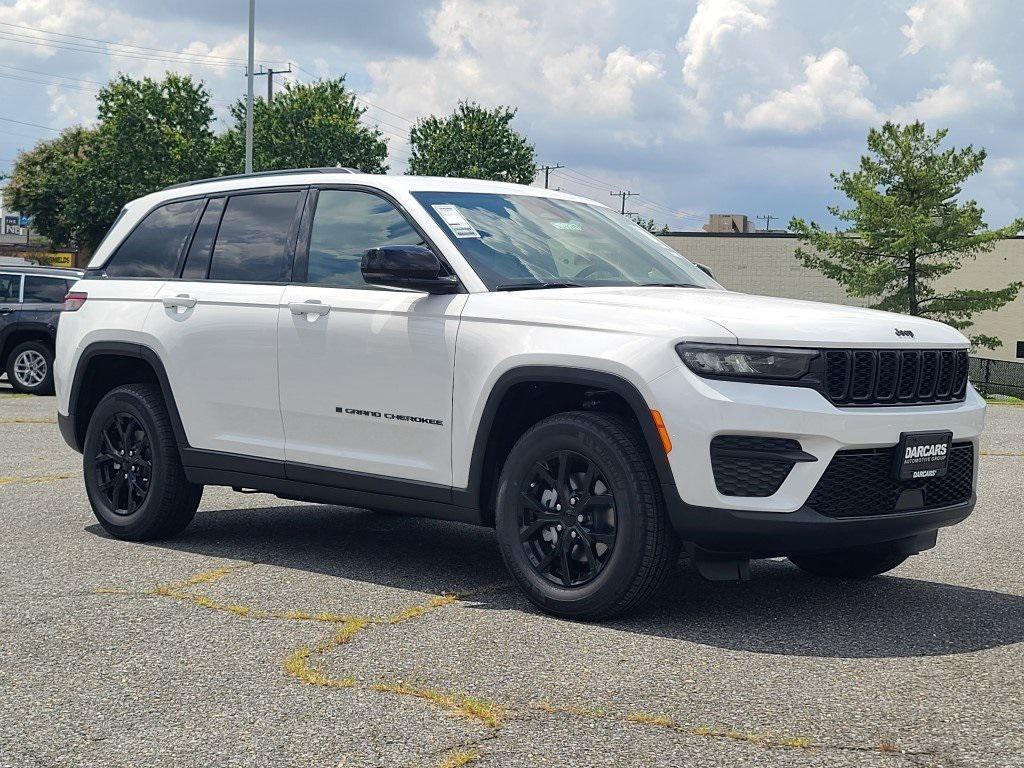 new 2025 Jeep Grand Cherokee car, priced at $40,194