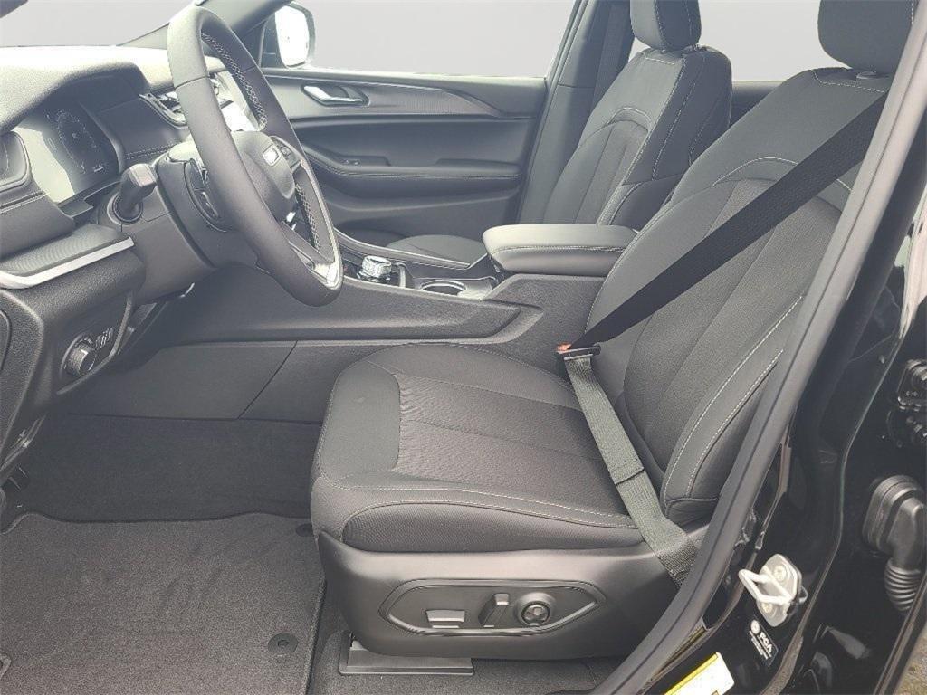 new 2025 Jeep Grand Cherokee L car, priced at $40,954