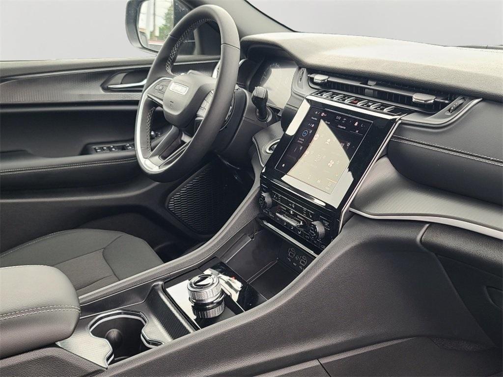 new 2025 Jeep Grand Cherokee L car, priced at $40,954