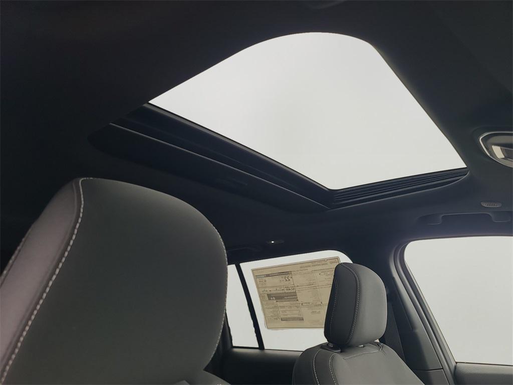 new 2025 Jeep Grand Cherokee car, priced at $38,906