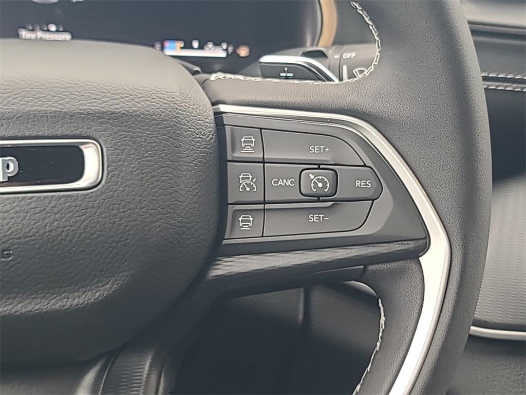 new 2025 Jeep Grand Cherokee car, priced at $38,906