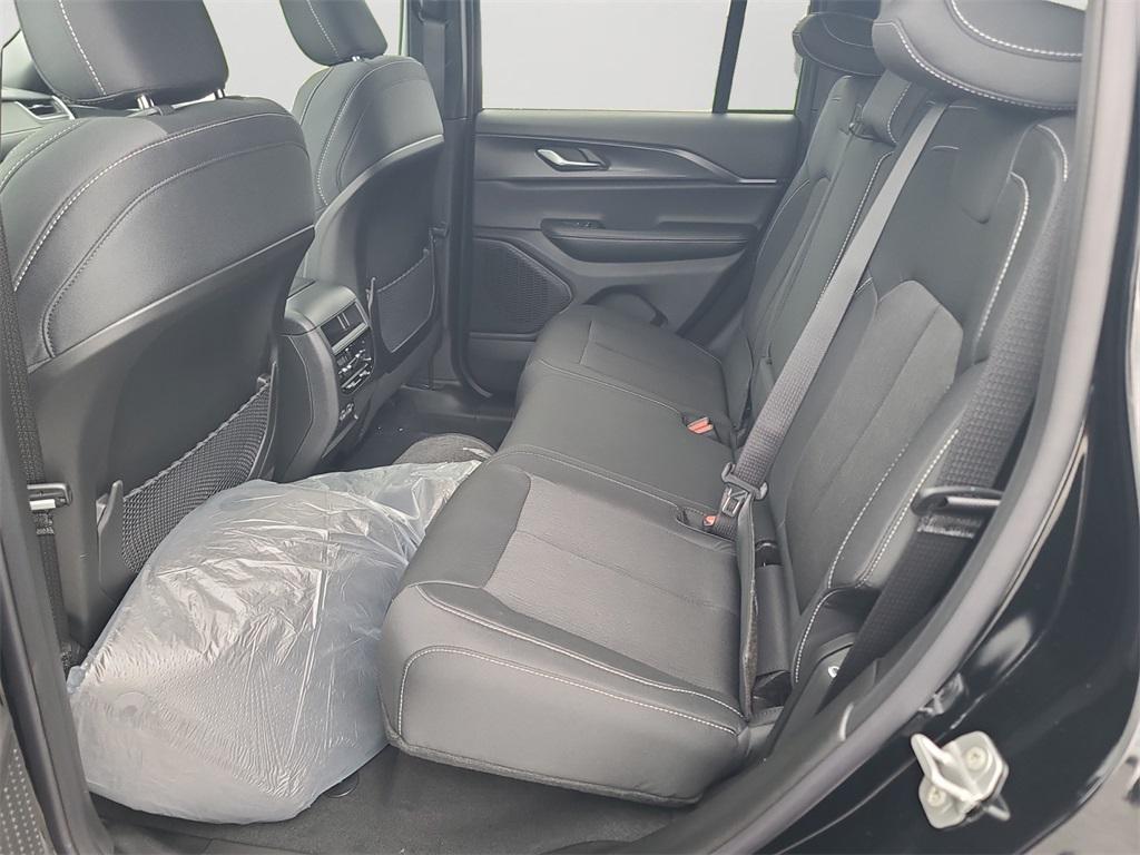 new 2025 Jeep Grand Cherokee car, priced at $38,906