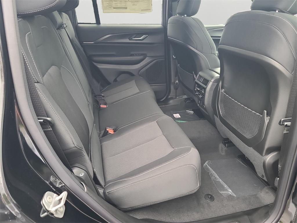 new 2025 Jeep Grand Cherokee car, priced at $38,906