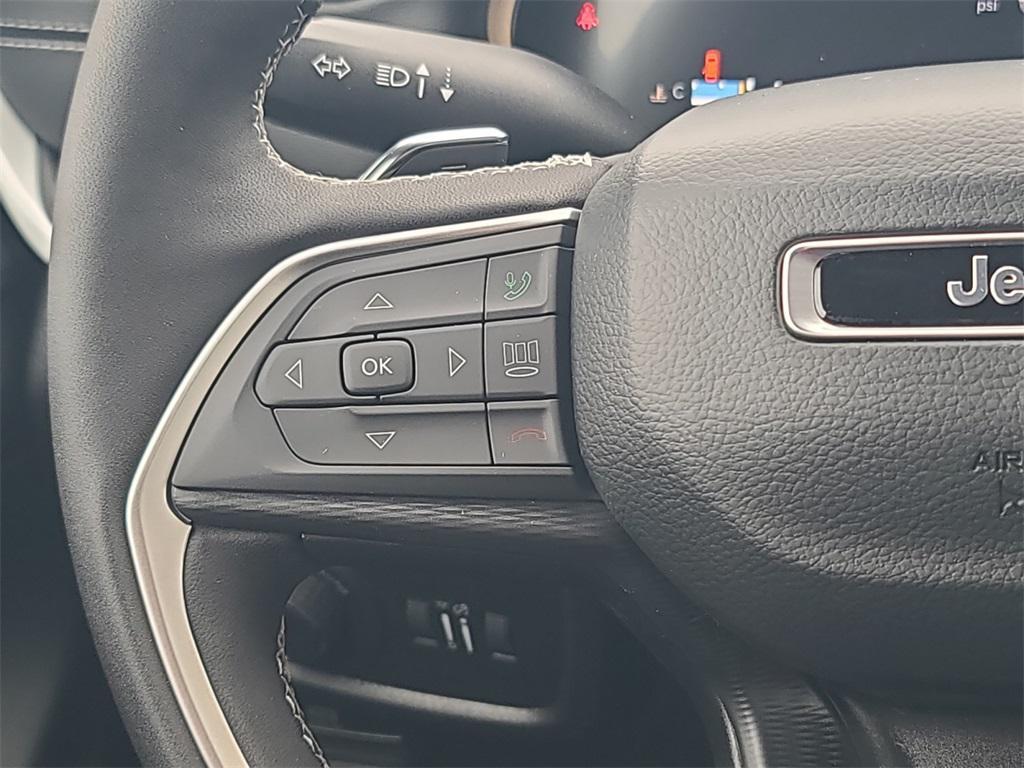 new 2025 Jeep Grand Cherokee car, priced at $38,906