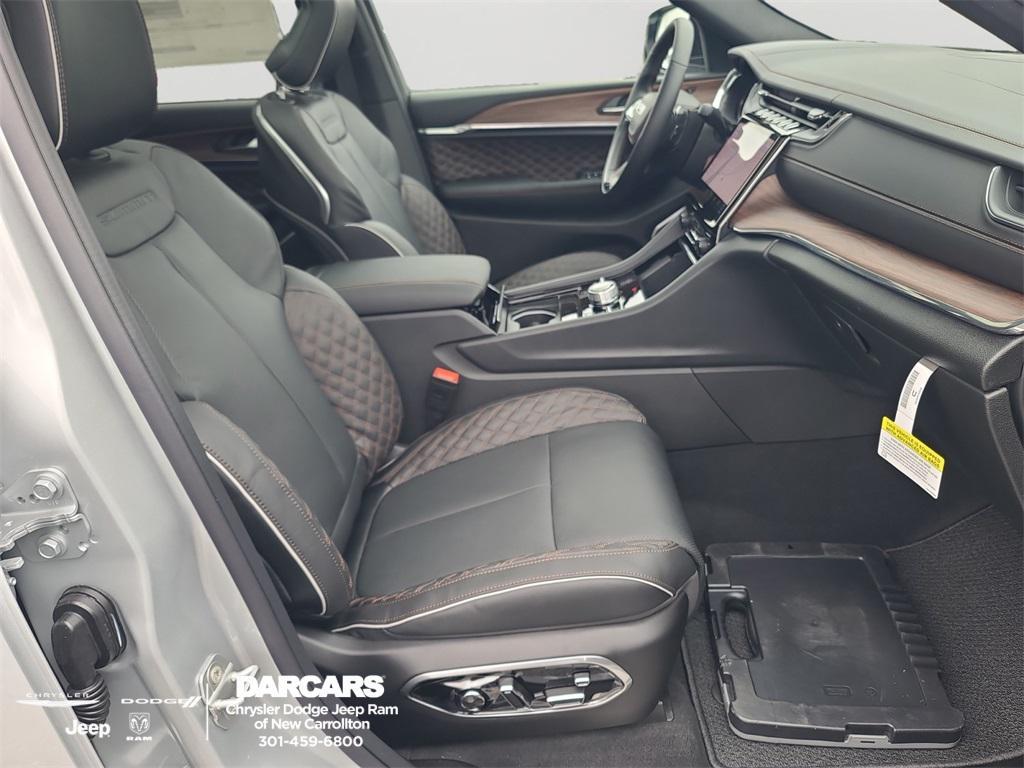 new 2025 Jeep Grand Cherokee car, priced at $58,500