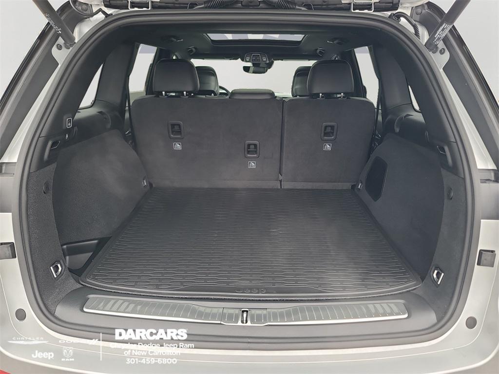 new 2025 Jeep Grand Cherokee car, priced at $58,500