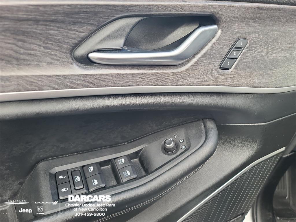 used 2022 Jeep Grand Cherokee car, priced at $29,279