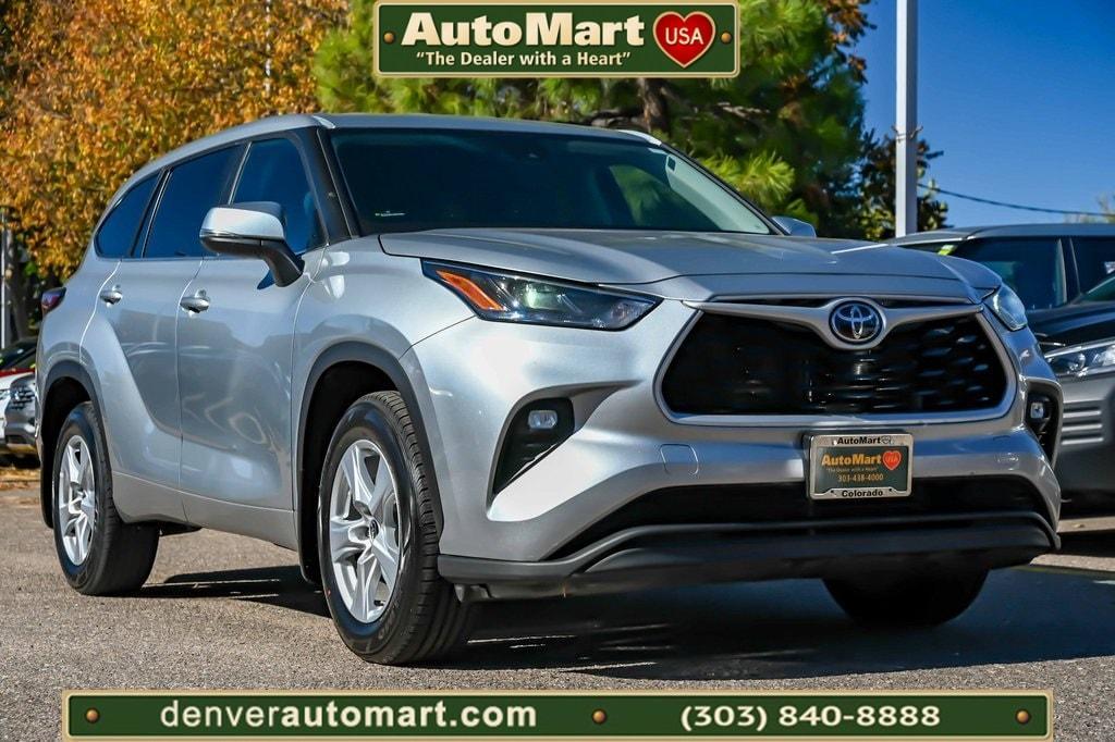 used 2024 Toyota Highlander car, priced at $33,291