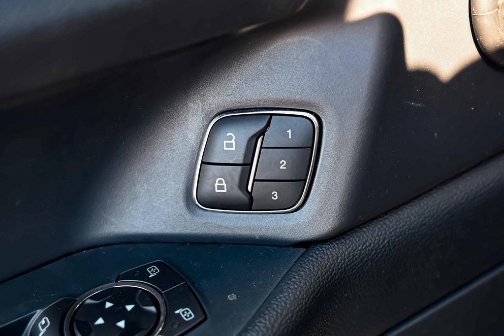 used 2022 Ford Expedition car, priced at $41,849