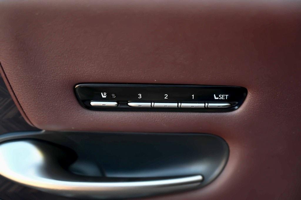 used 2018 Lexus LS 500 car, priced at $37,191