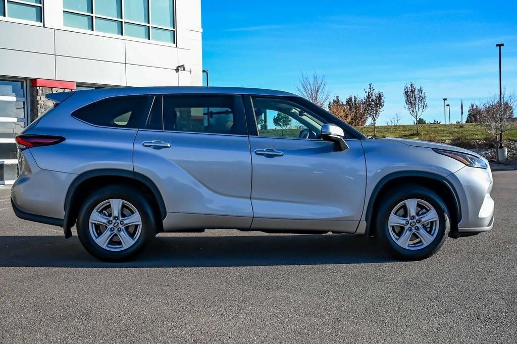 used 2024 Toyota Highlander car, priced at $36,997