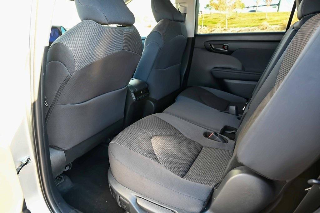 used 2024 Toyota Highlander car, priced at $36,997