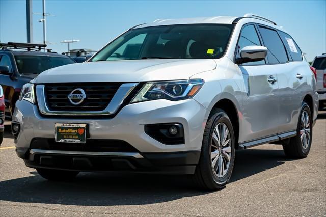 used 2020 Nissan Pathfinder car, priced at $22,900