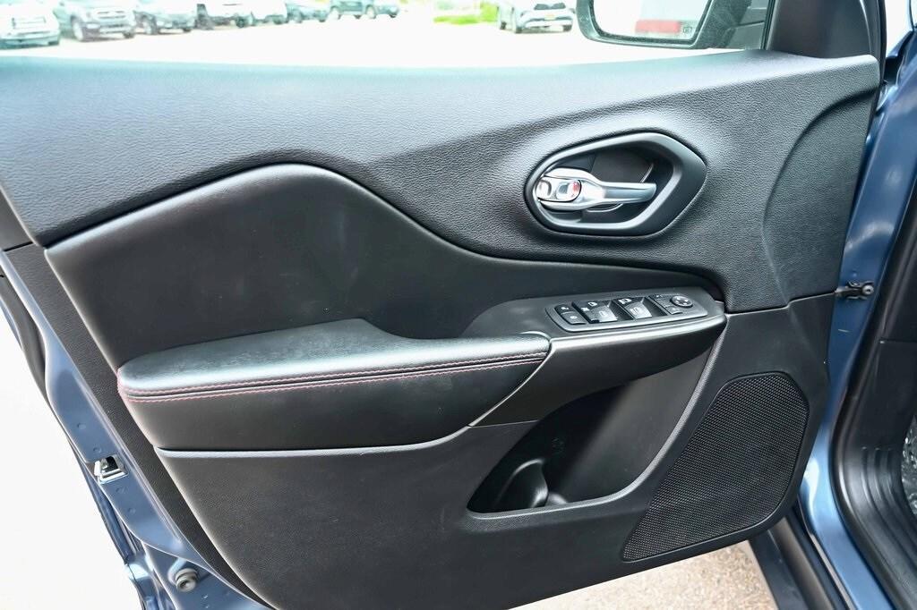 used 2019 Jeep Cherokee car, priced at $23,990