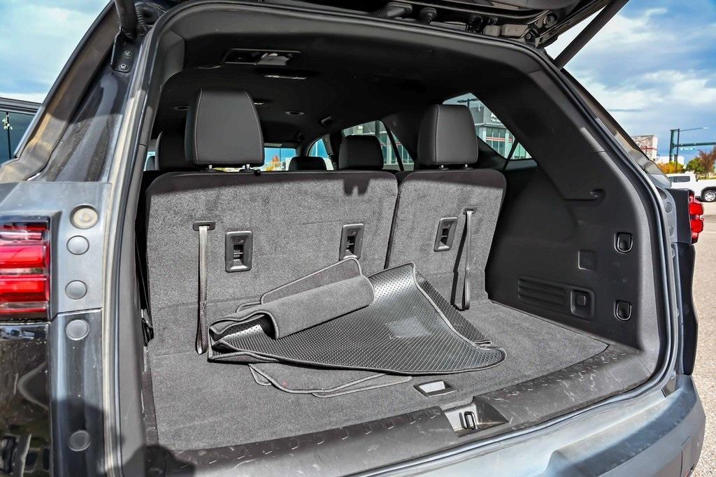 used 2022 Chevrolet Traverse car, priced at $26,227