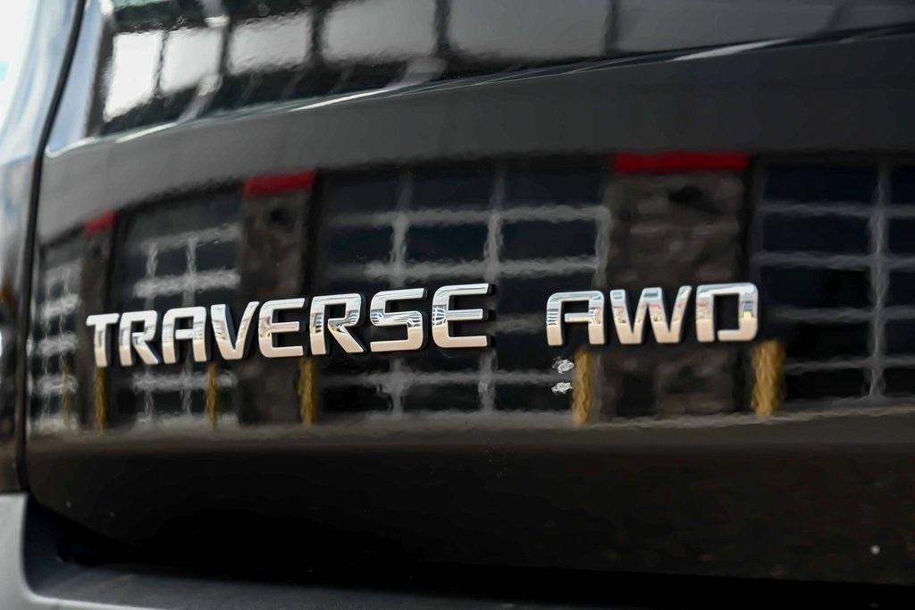 used 2022 Chevrolet Traverse car, priced at $26,227