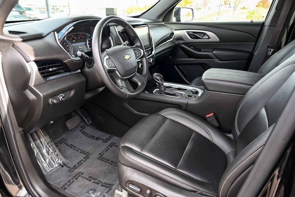 used 2022 Chevrolet Traverse car, priced at $26,227