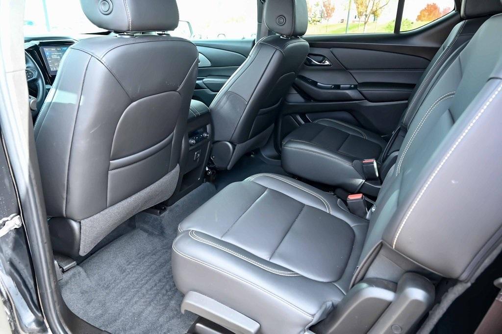 used 2022 Chevrolet Traverse car, priced at $26,227