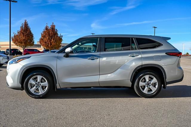 used 2024 Toyota Highlander car, priced at $37,749