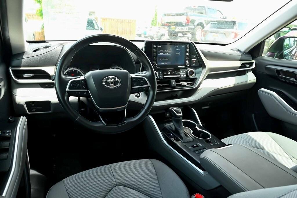 used 2021 Toyota Highlander car, priced at $26,233