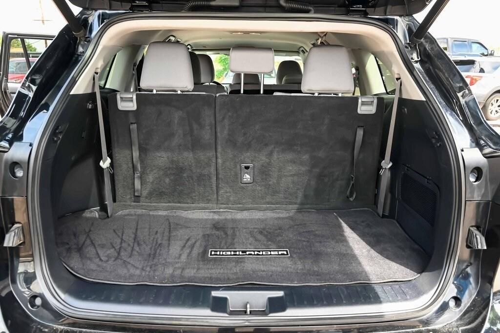 used 2021 Toyota Highlander car, priced at $26,233