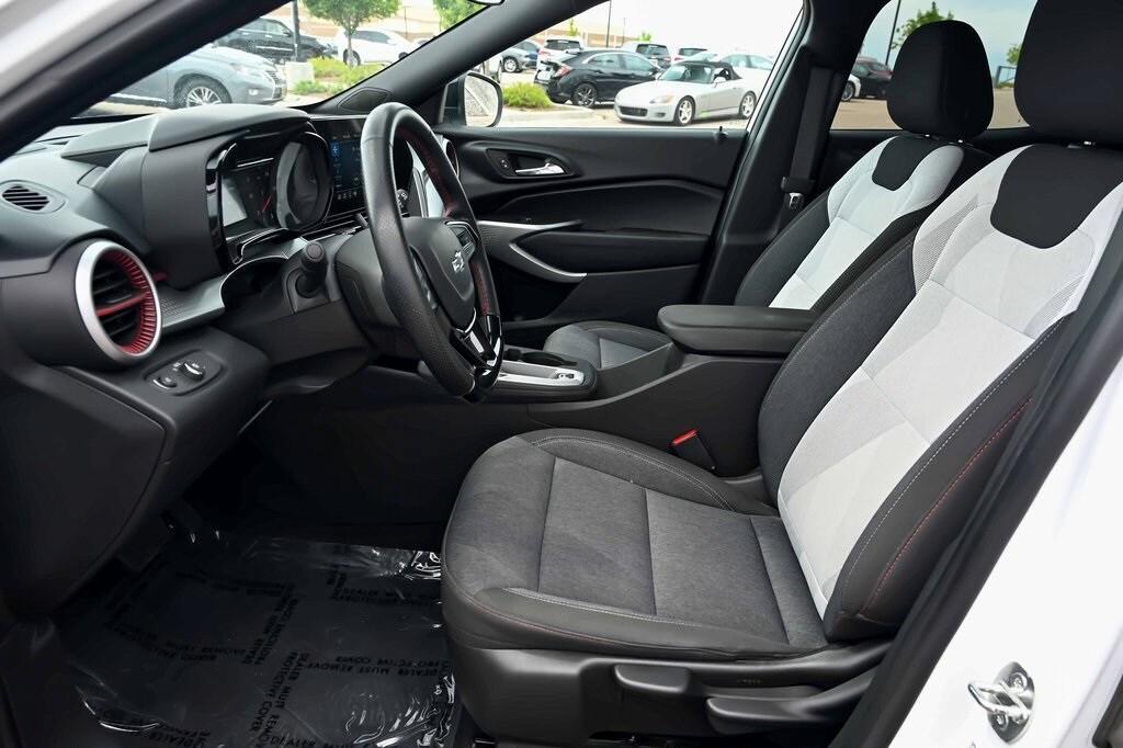 used 2024 Chevrolet Trax car, priced at $23,297