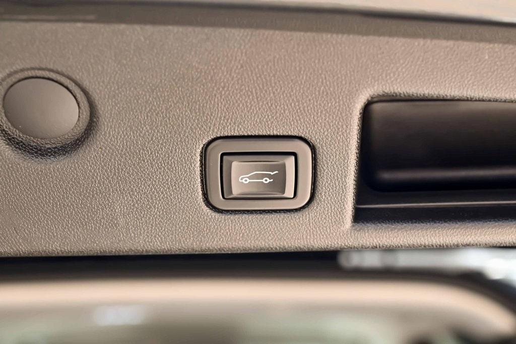 used 2020 Chevrolet Equinox car, priced at $19,721