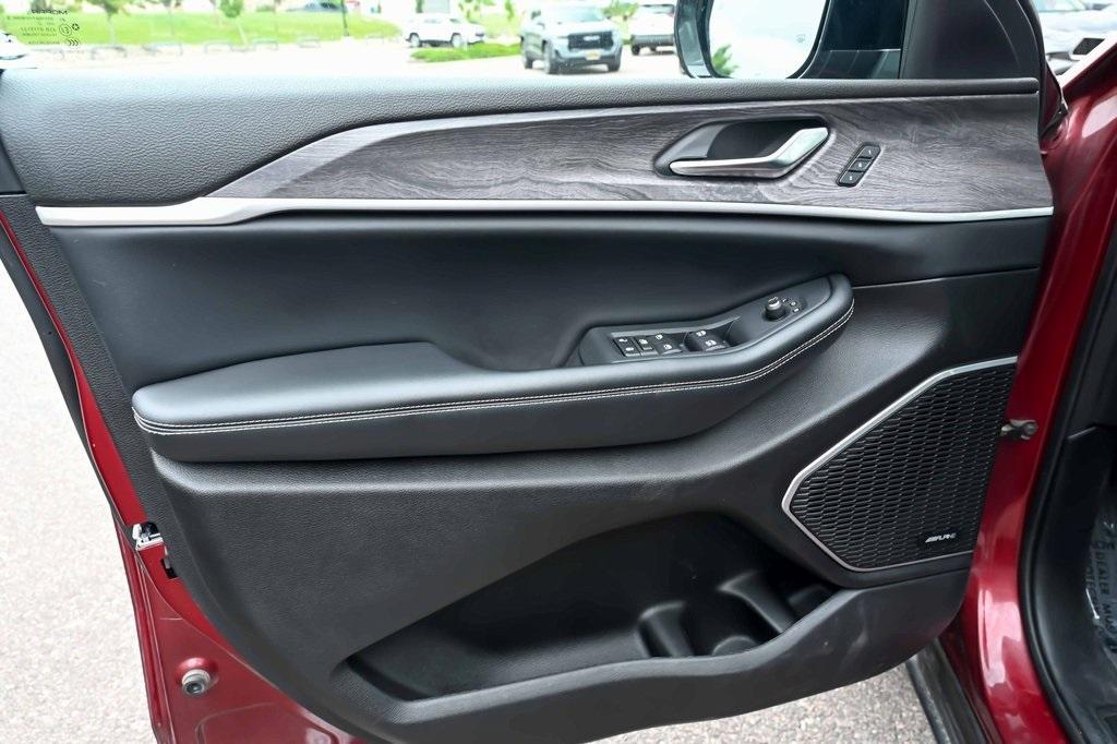 used 2022 Jeep Grand Cherokee L car, priced at $31,997